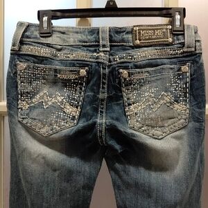 "Miss Me" Sz.28 Distressed Blue Cuffed Sknny Jeans with Rhinestone Pocket Detail